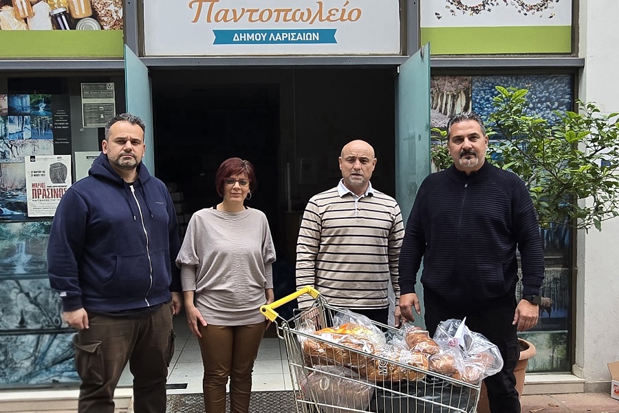 Προσφορά από τη Συντεχνία Αρτοποιών στο ΚΟινωνικό Παντοπωλείο του δήμου Λαρισαίων
