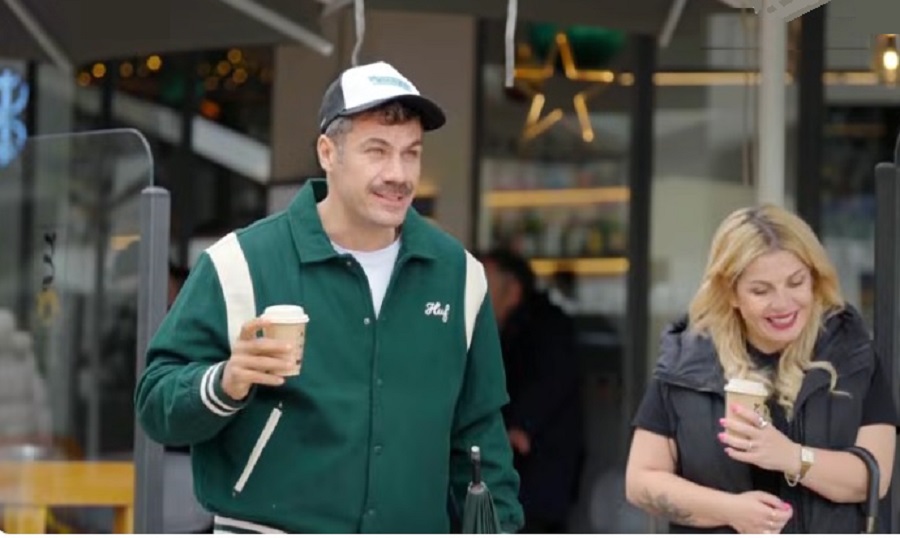 Το πιο γευστικό food tour με τον Ακη Πετρετζίκη συνεχίζεται στη Λάρισα την Κυριακή