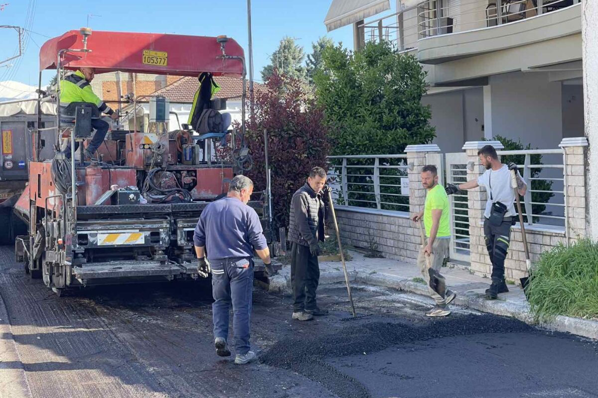 Σε πλήρη εξέλιξη το εκτεταμένο πρόγραμμα ασφαλτοστρώσεων του Δήμου Τυρνάβου