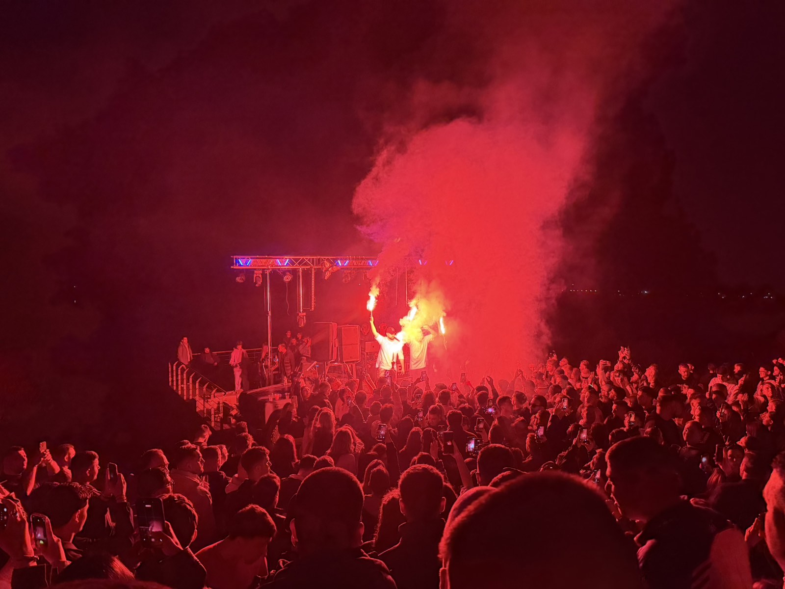 Μεγάλο πάρτι νεολαίας στη Μπάρα Συκουρίου