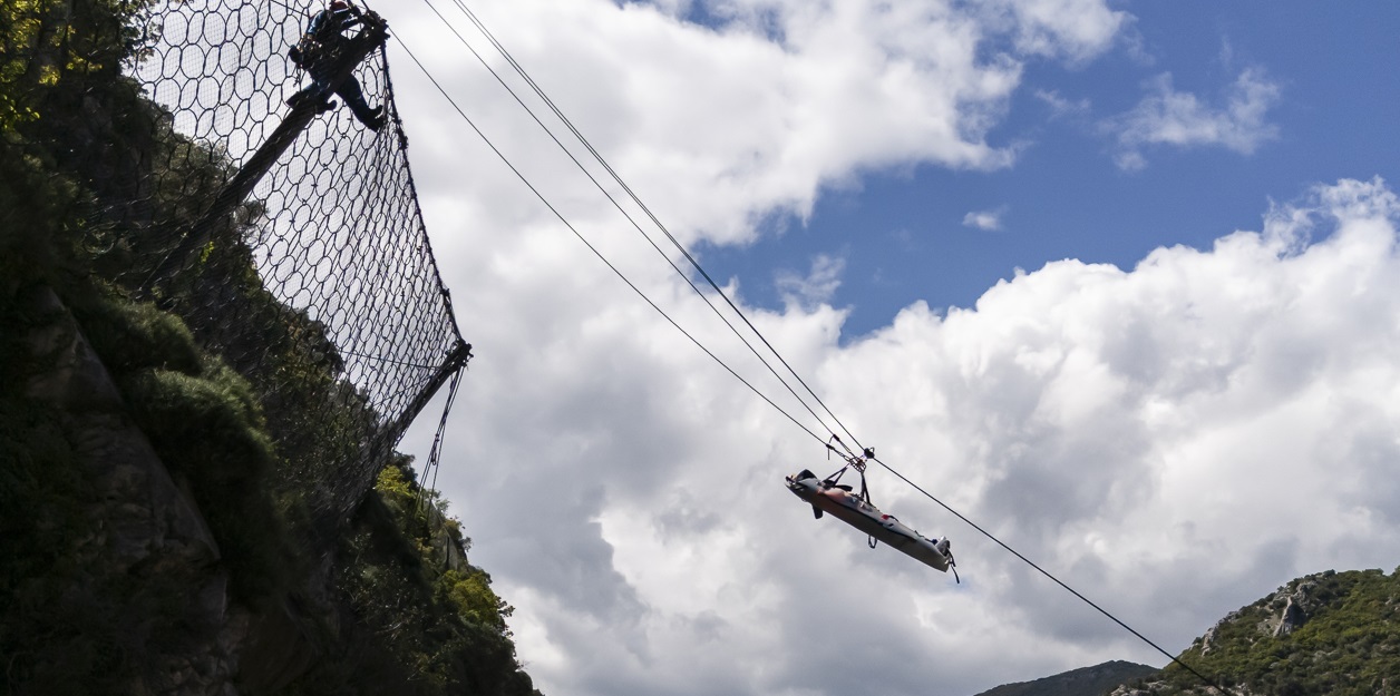 Επιχείρηση διάσωσης στα 70 μέτρα: Εντυπωσιακή εκπαίδευση στην Κοιλάδα των Τεμπών