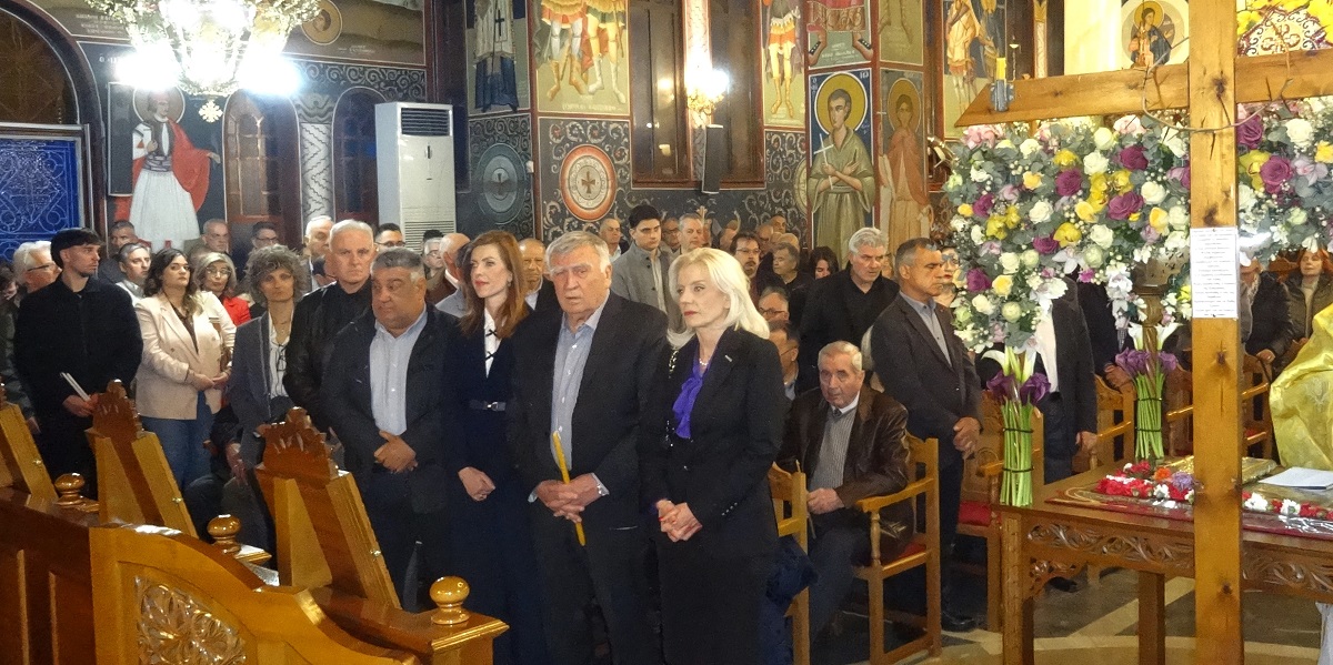 «Αἱ γενεαί πᾶσαι, ὕμνον τῇ Ταφῇ σου»