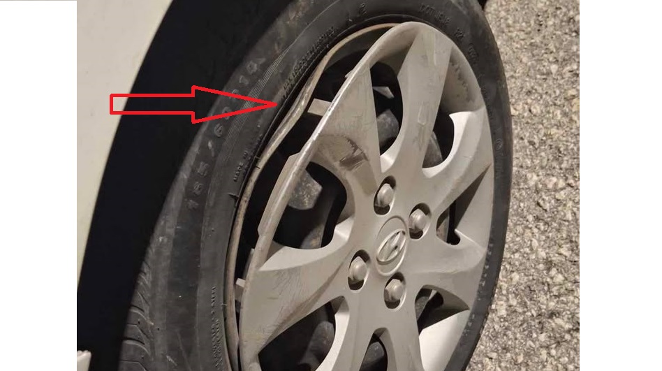 Επικίνδυνη λακούβα στο δρόμο προς Γυρτώνη