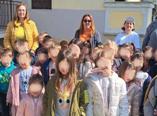 «Μικρά Χέρια, Μεγάλες Πράξεις!»: Προσφορά τροφίμων από το 1ο Νηπιαγωγείο Τυρνάβου στον Σύλλογο «Ελπίς»