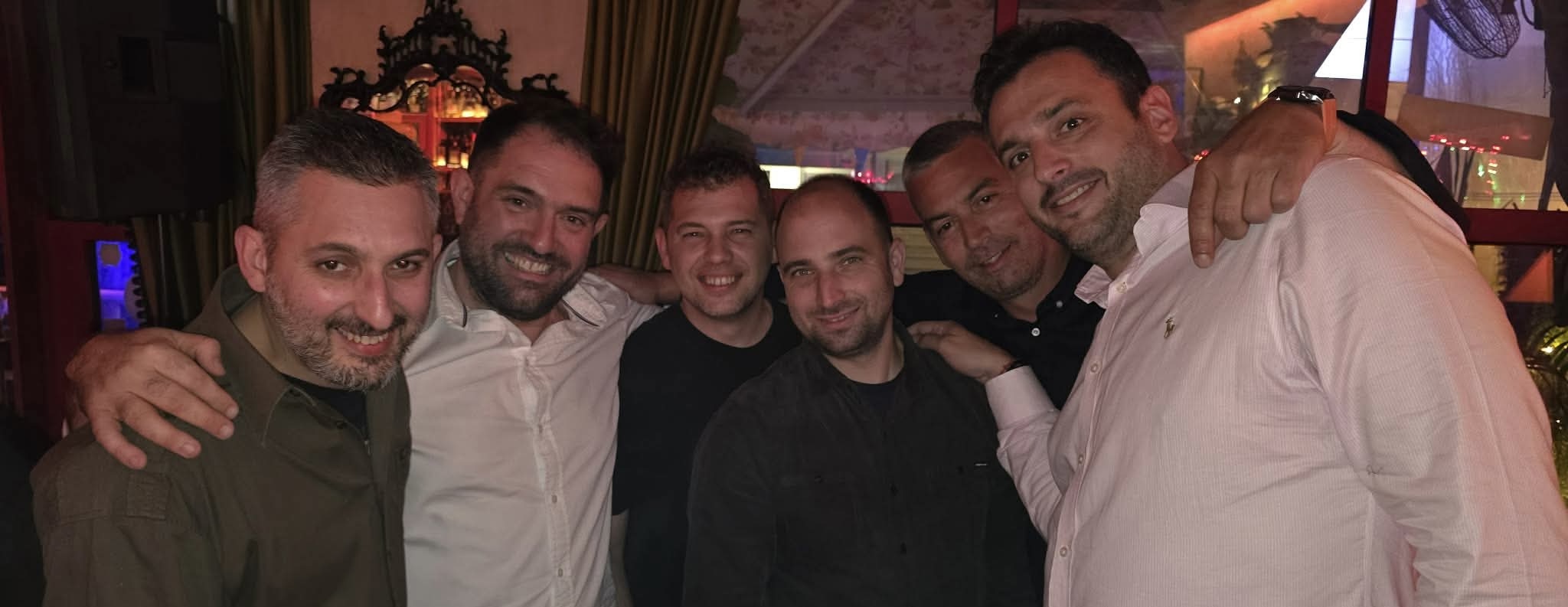 Ομορφο προγαμιαίο πάρτι για τον μαέστρο!!!