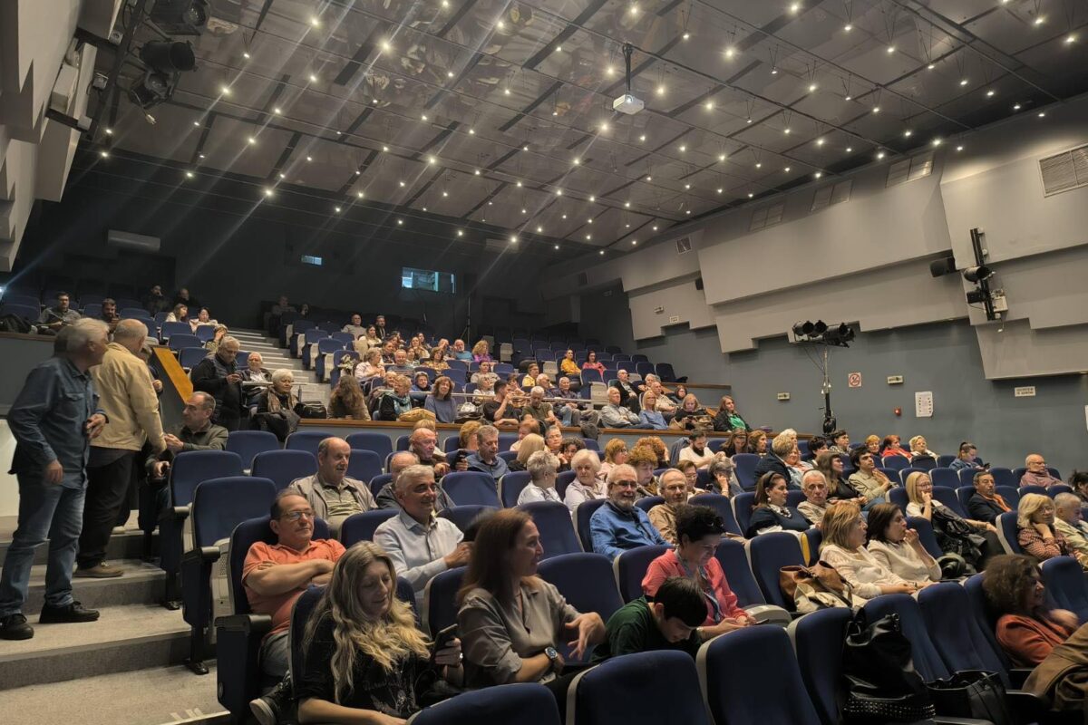 Συγκίνηση στον Τύρναβο στην προβολή της ταινίας «Το τελευταίο σημείωμα» που έδωσε διδάγματα αγώνα