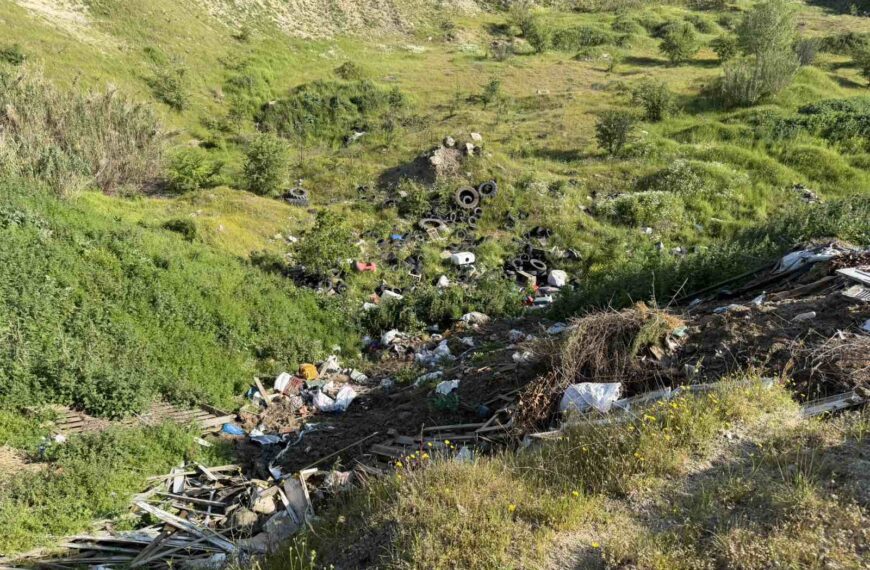 Ντροπή: Ασυνείδητοι μετέτρεψαν σε χωματερή περιοχή στο Μπουγιατζί Ροδιάς