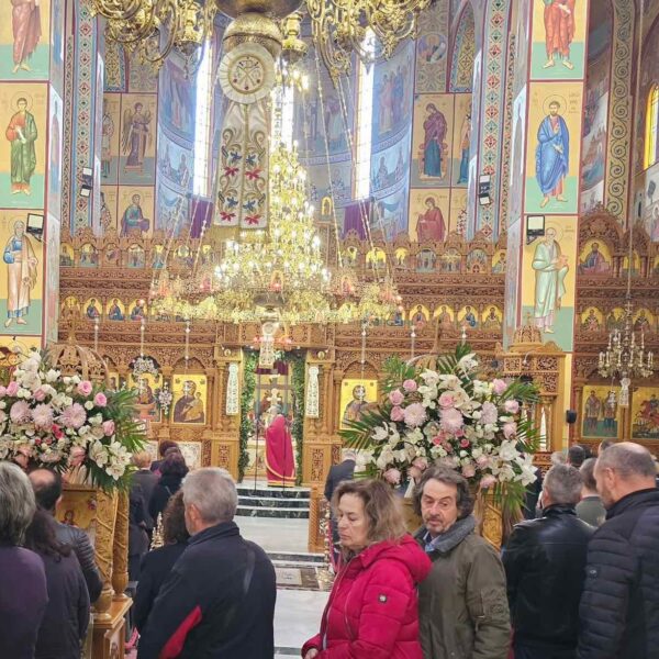 Ιερέας κατά πολιτικών στο κήρυγμά του στη Λάρισα