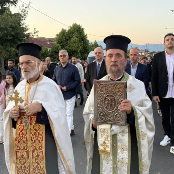 Ο Βρυότοπος τιμά τους προστάτες του Αγίους Κωνσταντίνο και Ελένη (φωτορεπορτάζ)