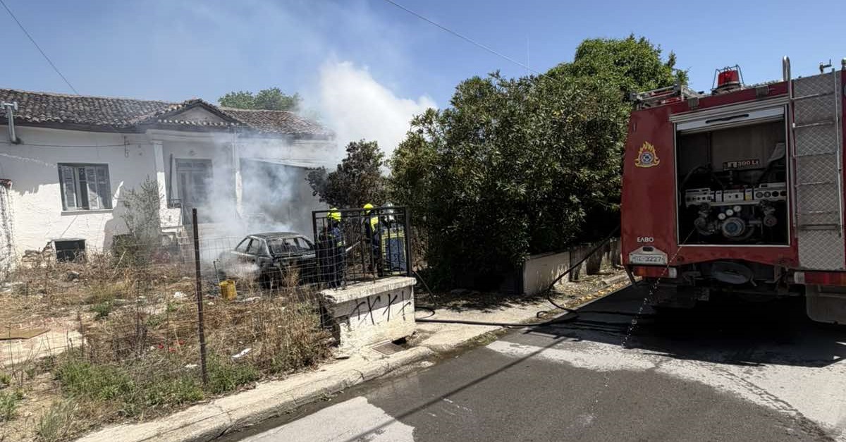 Παρανάλωμα του πυρός έγινε αυτοκίνητο στον Τύρναβο