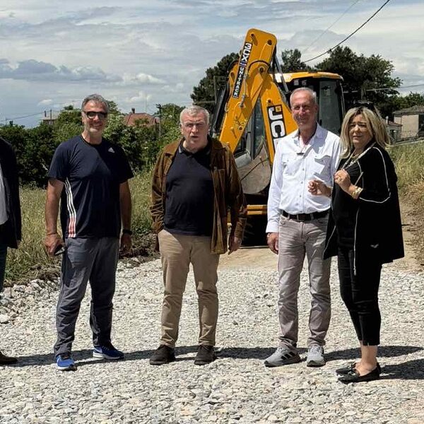 Ξεκίνησαν οι εργασίες ασφαλτόστρωσης οδών σε Νέα Λεύκη και Νέες Καρυές