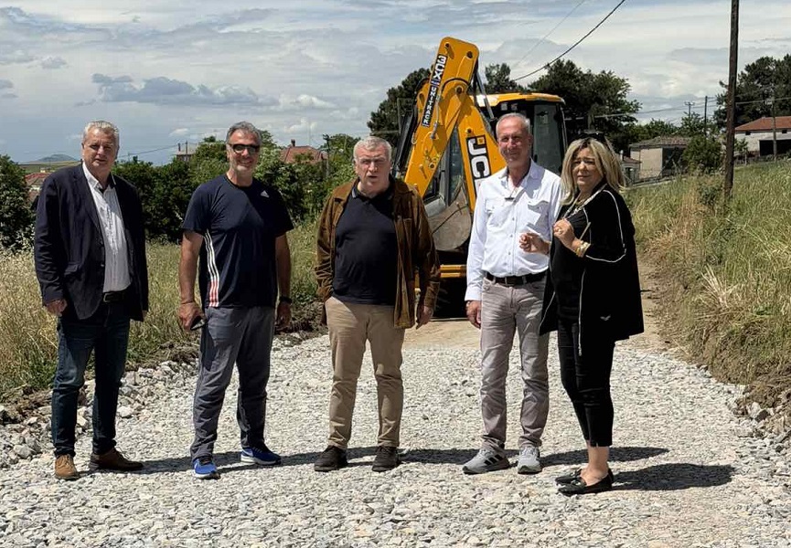 Ξεκίνησαν οι εργασίες ασφαλτόστρωσης οδών σε Νέα Λεύκη και Νέες Καρυές