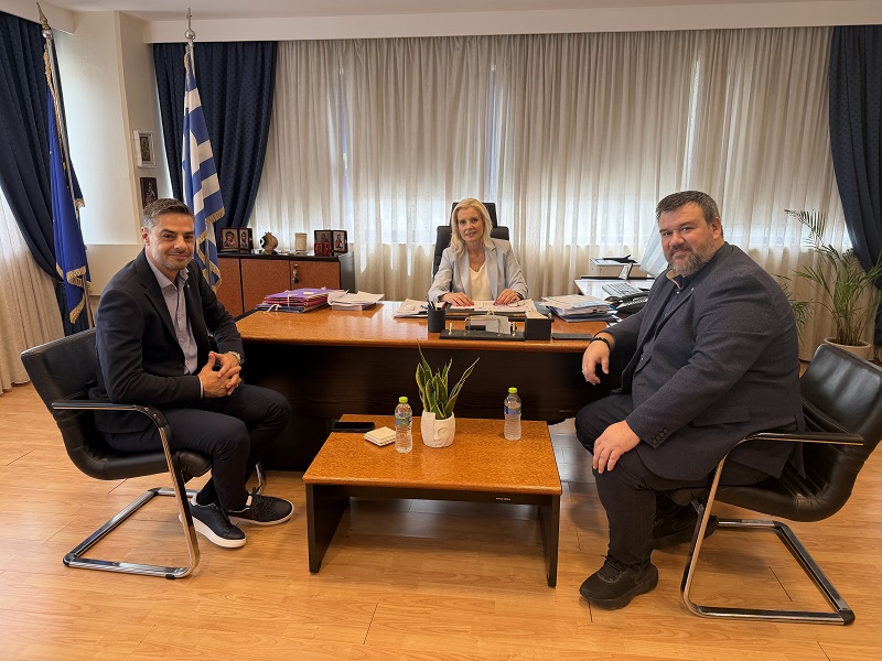 Συνάντηση της Γ.Γ Αποκεντρωμένης Ρ. Καραλαριώτου με τον αντιπρόεδρο του Επιμελητηρίου Δ. Παπαλέξη