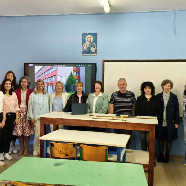 Γαλλίδα διευθύντρια σχολείου στο 6ο Γυμνάσιο Λάρισας