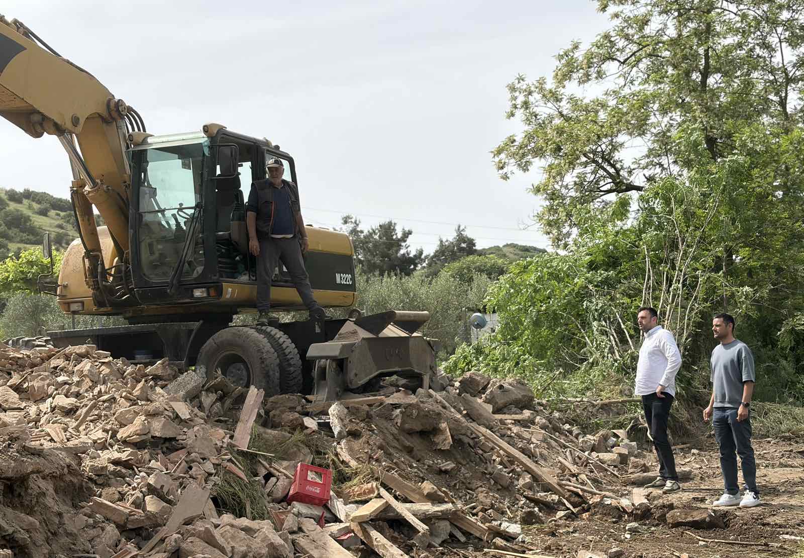 Ξεκίνησε η τελική φάση κατεδαφίσεων σεισμόπληκτων κτισμάτων στον Δήμο Τυρνάβου