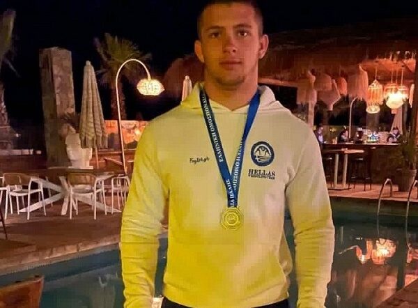 Ασημένιο μετάλλιο για τον Τυρναβίτη Αλέξανδρο Μεϊντή στο πανελλήνιο πρωτάθλημα Beach wrestling