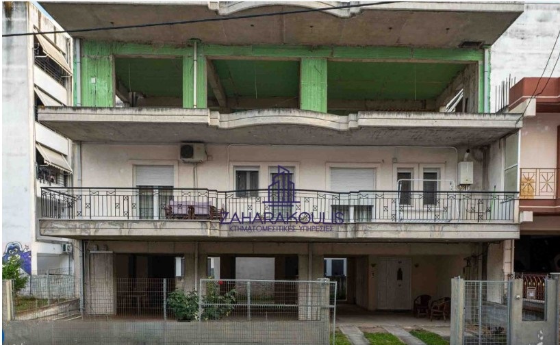 Πωλείται διώροφη οικοδομή στη Νέα Πολιτεία Λάρισας