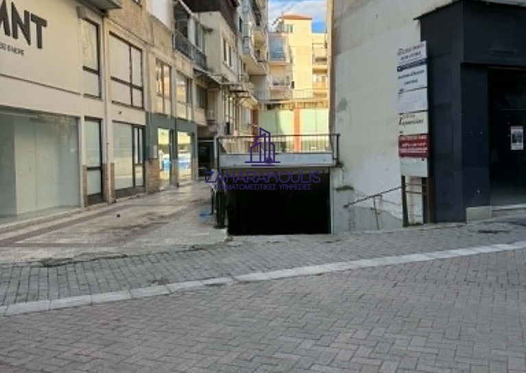 Πωλείται υπόγειο πάρκινγκ στον Τύρναβο