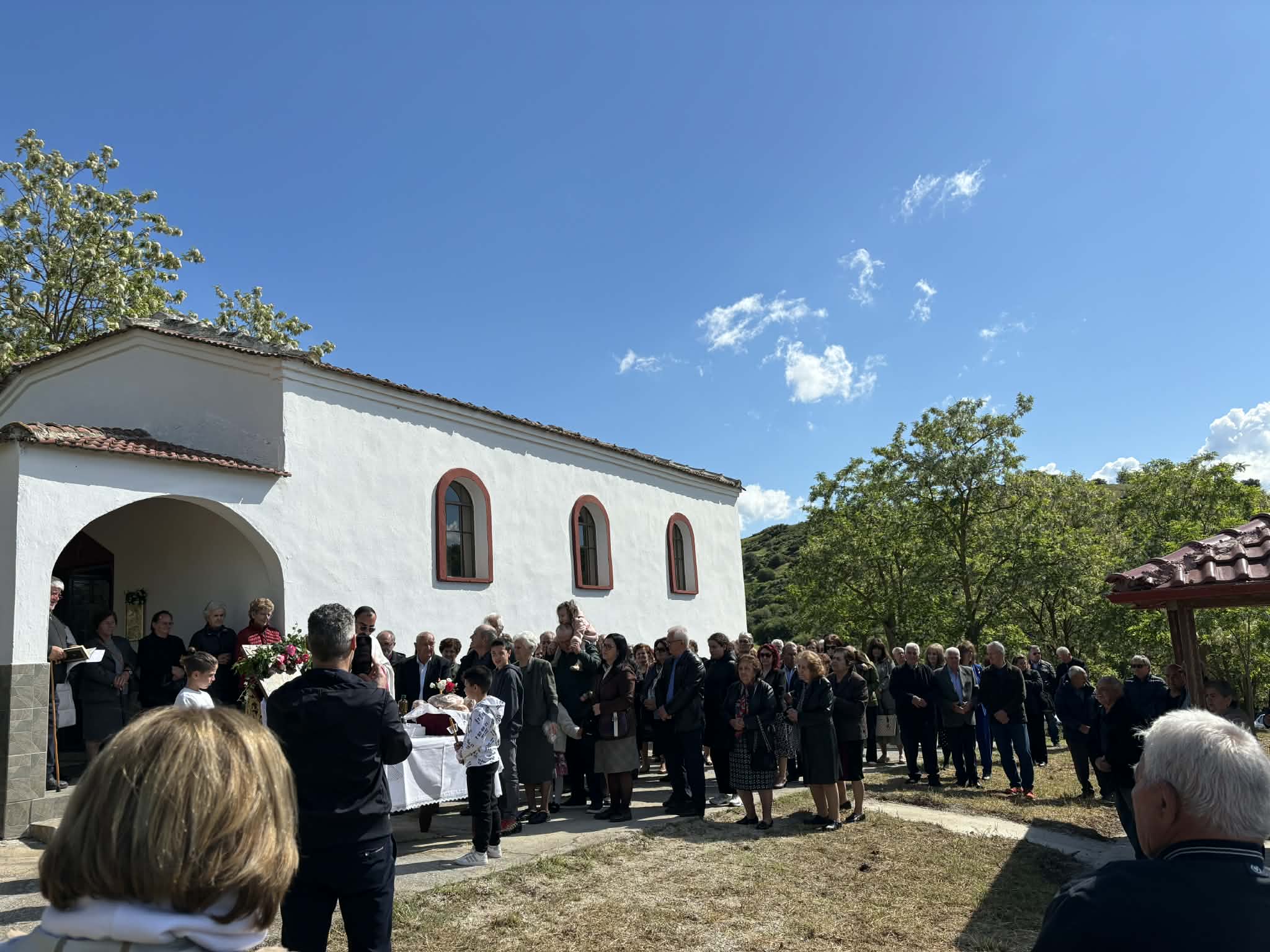 Τίμησαν συνοδεία αλόγων τον Αγιο Αθανάσιο στη Ροδιά