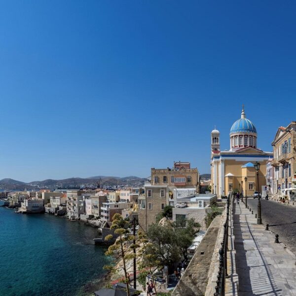Όπου φύγει – φύγει οι Λαρισαίοι για το τριήμερο του Αγίου Πνεύματος