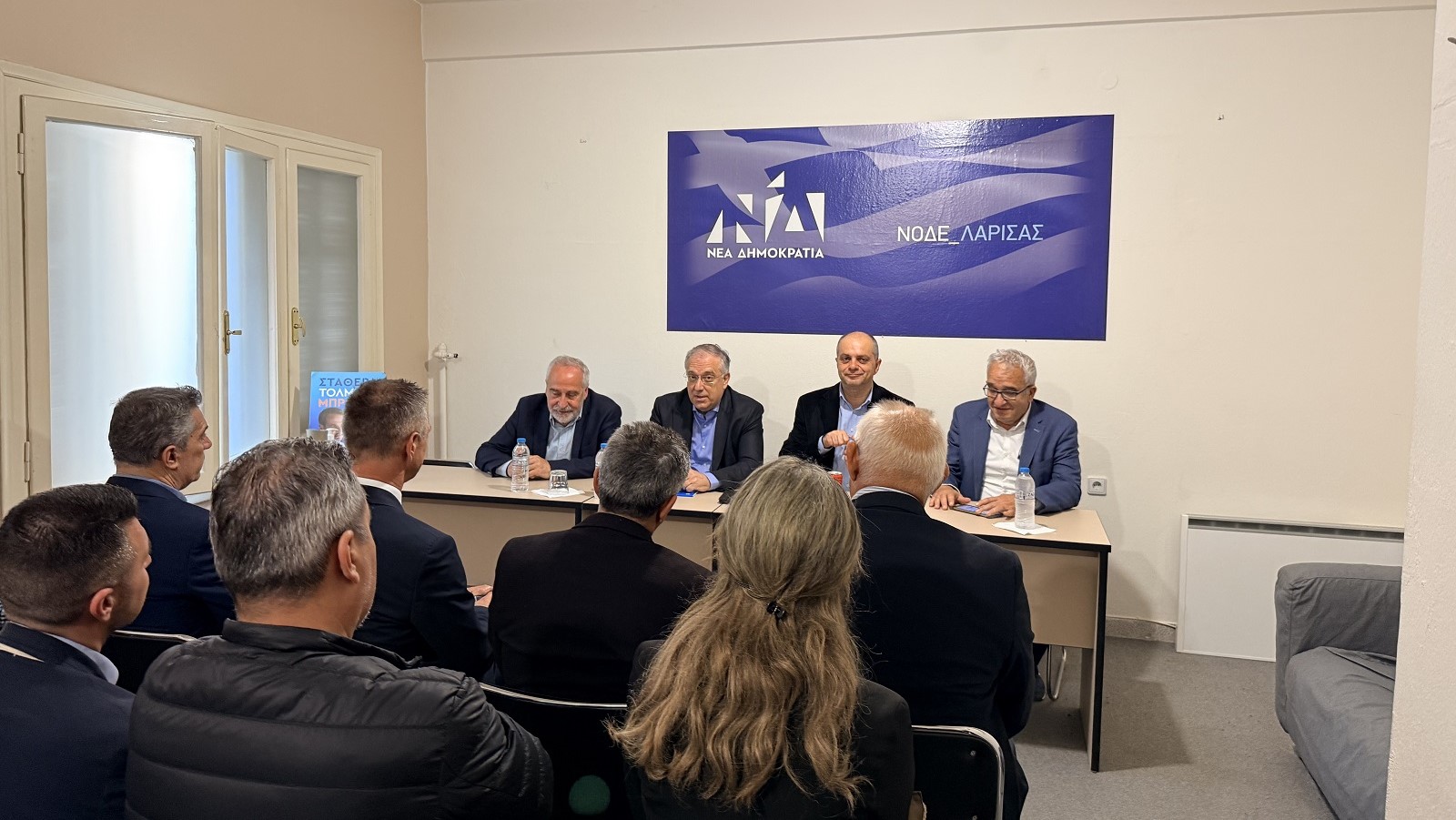 Στα γραφεία της ΔΕΕΠ Λάρισας της ΝΔ Ο Τ. Θεοδωρικάκος