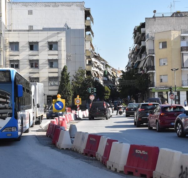 Δήμος Λαρισαίων: Αποκαταστάθηκε η λειτουργία των φωτεινών σηματοδοτών στη συμβολή Ηρ. Πολυτεχνείου και Φαρσάλων