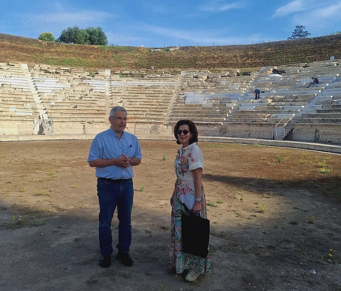Η Πρέσβης της Γαλλίας Laurence Auer γνώρισε από κοντά το Α’ Αρχαίο Θέατρο της Λάρισας