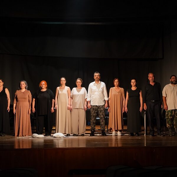 Θερμή υποδοχή για τη «Μήδεια» του Ευριπίδη στον Τύρναβο