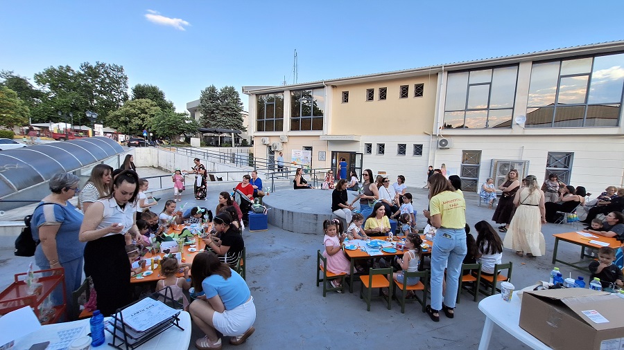 Πλήθος παιδικών χαμόγελων στις εκδηλώσεις φιλαναγνωσίας και δημιουργίας στη Δημοτική Βιβλιοθήκη Ελασσόνας
