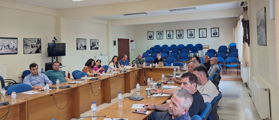 Στο επίκεντρο πολιτική προστασία, άρδευση και αγροτική οδοποιία Ευρεία σύσκεψη με τους προέδρους των κοινοτήτων