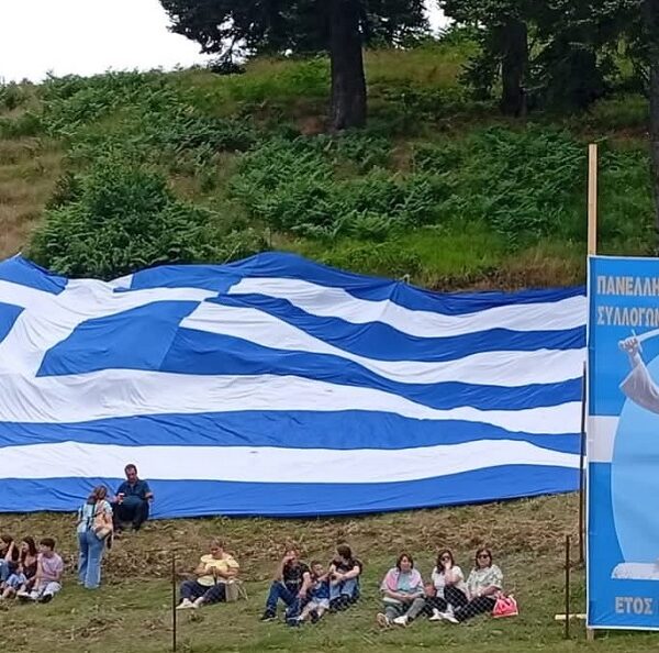 Χρ. Καπετάνος: Με τη γαλανόλευκη στην πλαγιά και τις ρίζες στην ψυχή