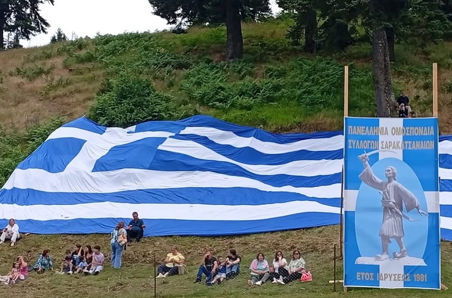 Χρ. Καπετάνος: Με τη γαλανόλευκη στην πλαγιά και τις ρίζες στην ψυχή