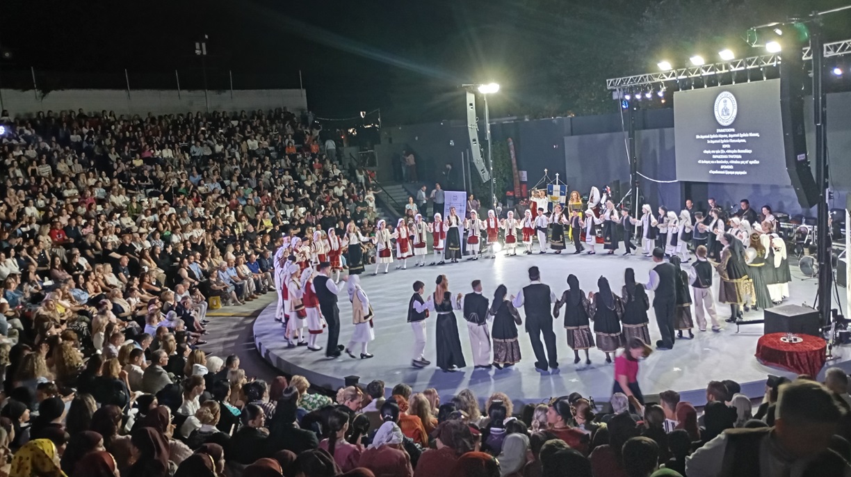Πετυχημένο το αφιέρωμα στη λαογραφία, το λαϊκό πολιτισμό και την πολιτισμική συνέχεια στο κηποθέατρο