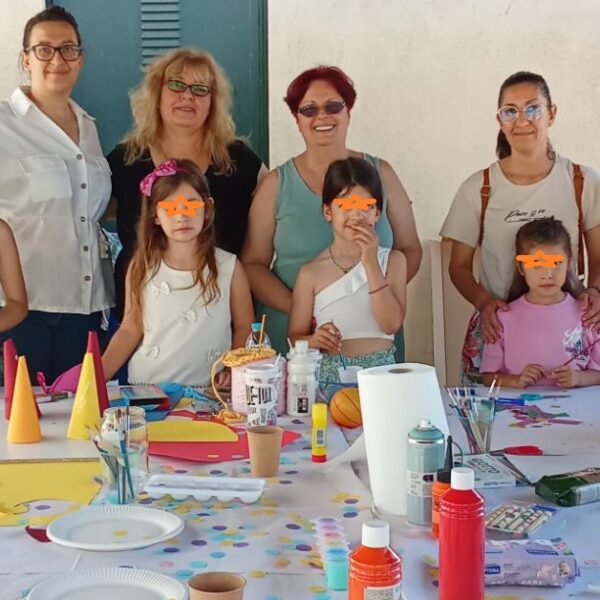 Δράση κατασκευής παιχνιδιών από ανακυκλώσιμα υλικά φιλοξένησε η δημοτική βιβλιοθήκη στον Τύρναβο