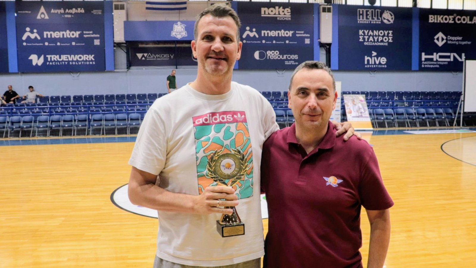 Τιμητική διάκριση για τον προπονητή του Γ.Σ. Αμπελώνα Χάρη Φόρο
