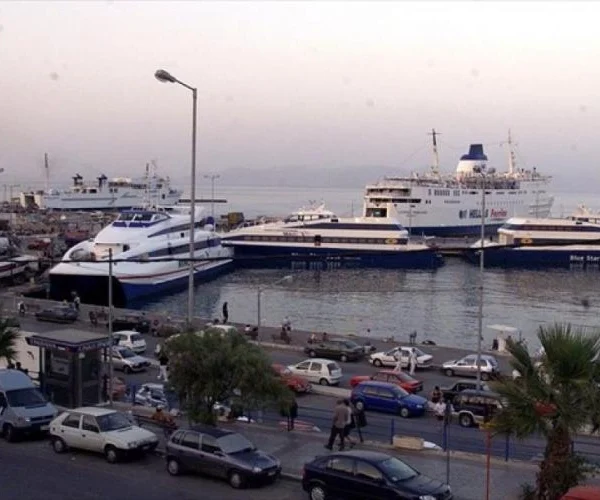 «Εκρηκτική» η κατάσταση στο λιμάνι της Ραφήνας – Απεργία κήρυξαν οι ναυτεργάτες στις 3 Ιουλίου