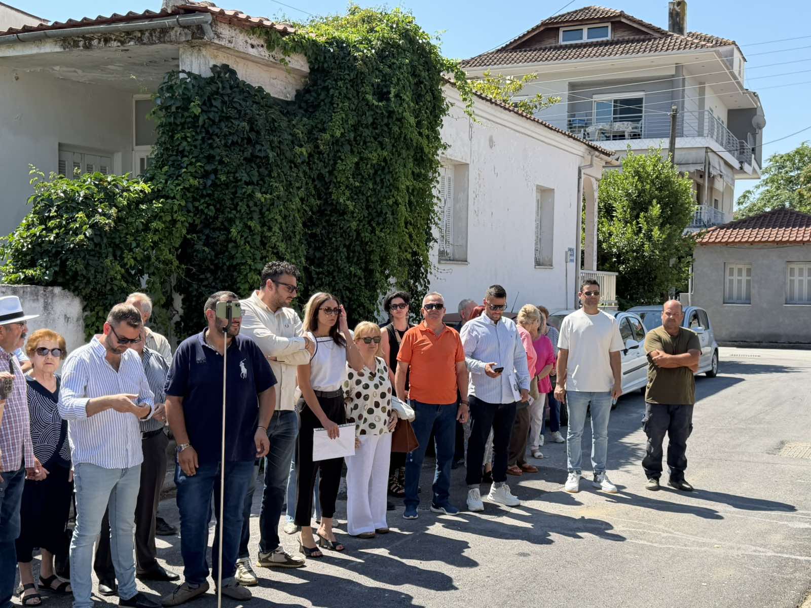 Τιμητική μαρμάρινη επιγραφή για τον αγωνιστή Σωτήρη Ντάσιο στον Τύρναβο