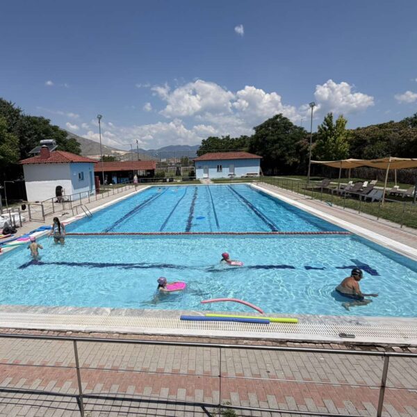 Προστασία βρεφών και μικρών παιδιών στη θάλασσα και στις πισίνες