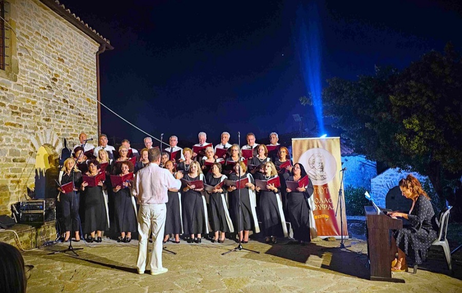 Επιτυχημένη εμφάνιση στην Άρτα από τη Δημοτική Χορωδία Φαρσάλων