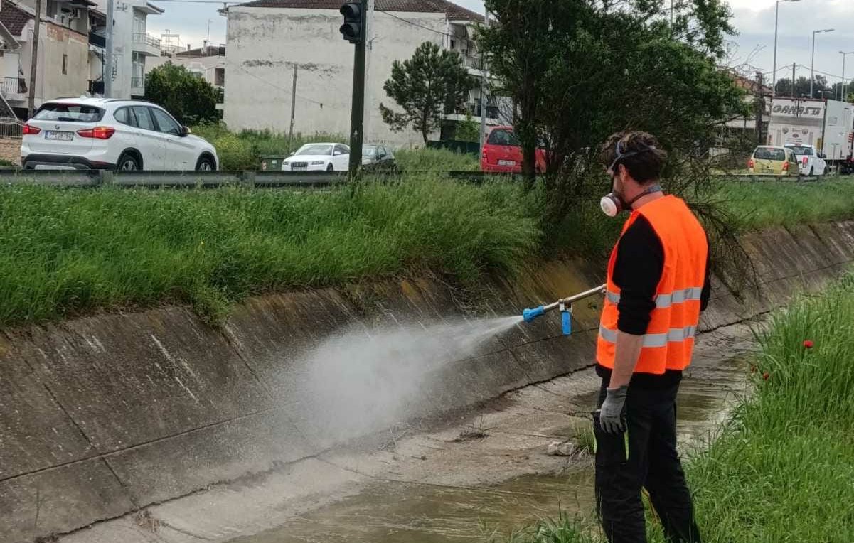 Δήμος Λαρισαίων: Συνεχίζεται με εντατικούς ρυθμούς το πρόγραμμα καταπολέμησης κουνουπιών