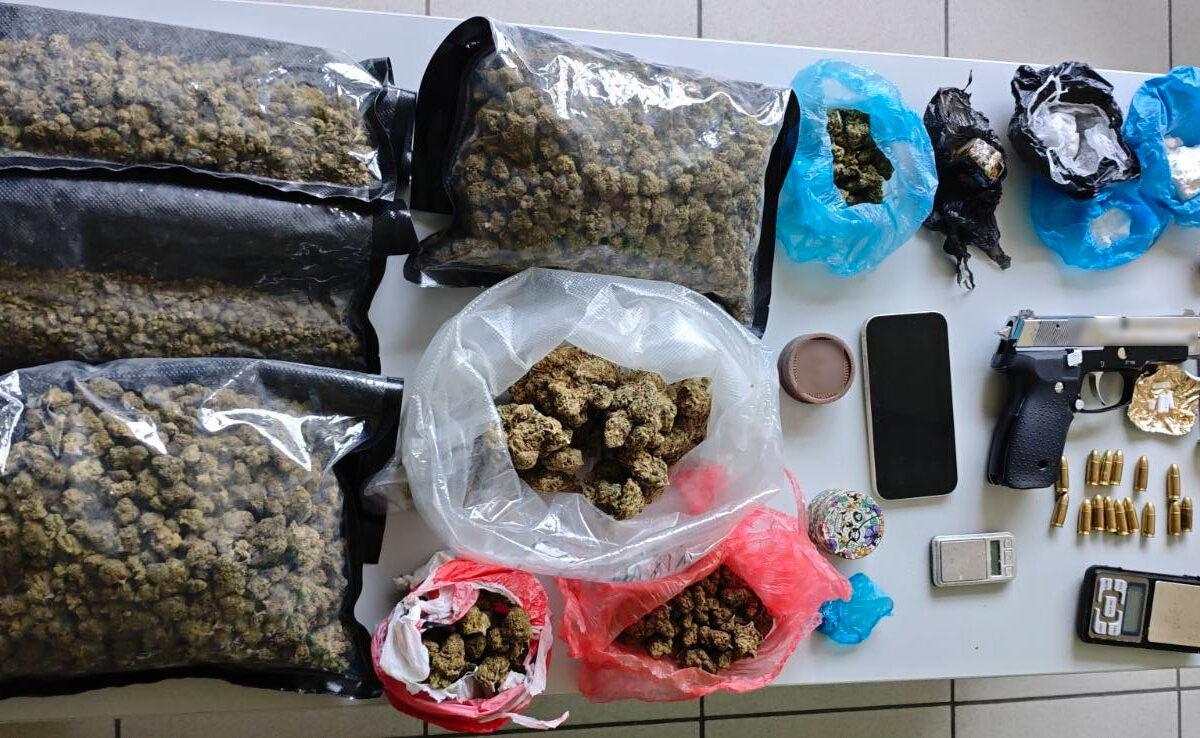 Οικογένεια Λαρισαίων έστειλε δέμα με χασίς στη Μυτιλήνη – 6 συλλήψεις