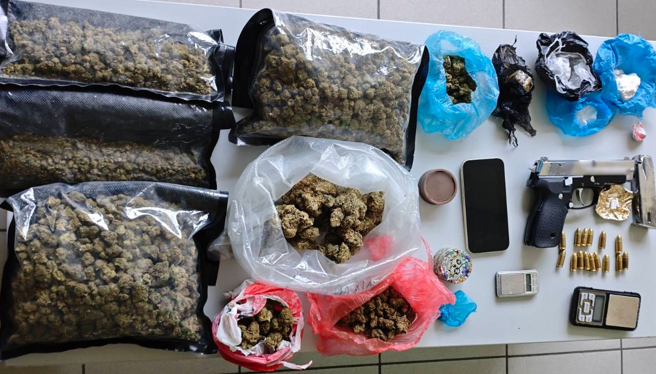 Οικογένεια Λαρισαίων έστειλε δέμα με χασίς στη Μυτιλήνη – 6 συλλήψεις