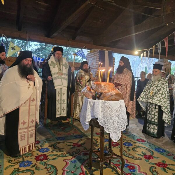 Χοροστατούντος του μητροπολίτη Ιερώνυμου ο εσπερινός στη Μονή Προφήτη Ηλία στον Τύρναβο