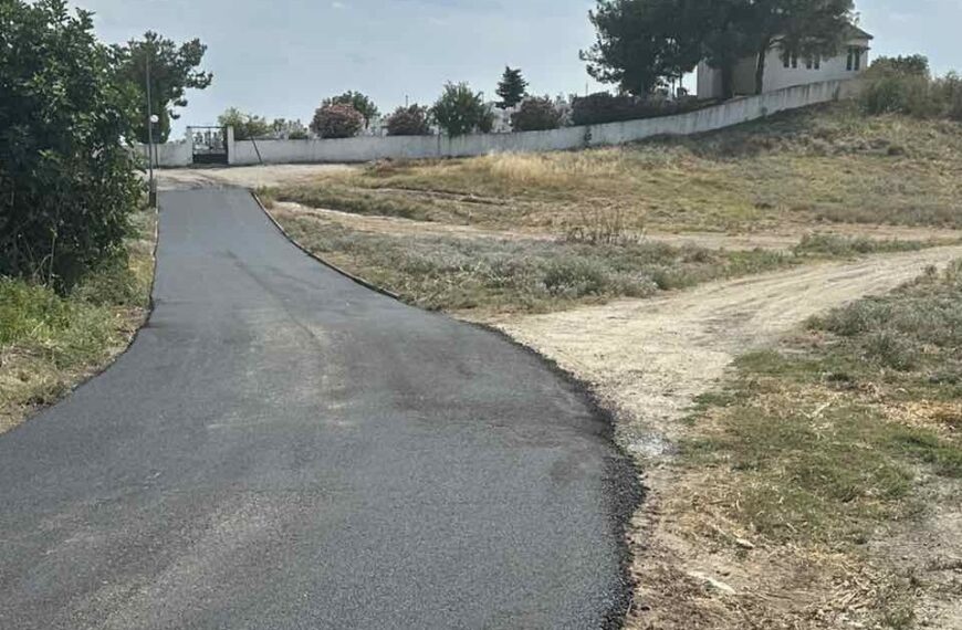 Ευχαριστήριο για την ασφαλτόστρωση του δρόμου προς το κοιμητήριο της Ροδιάς