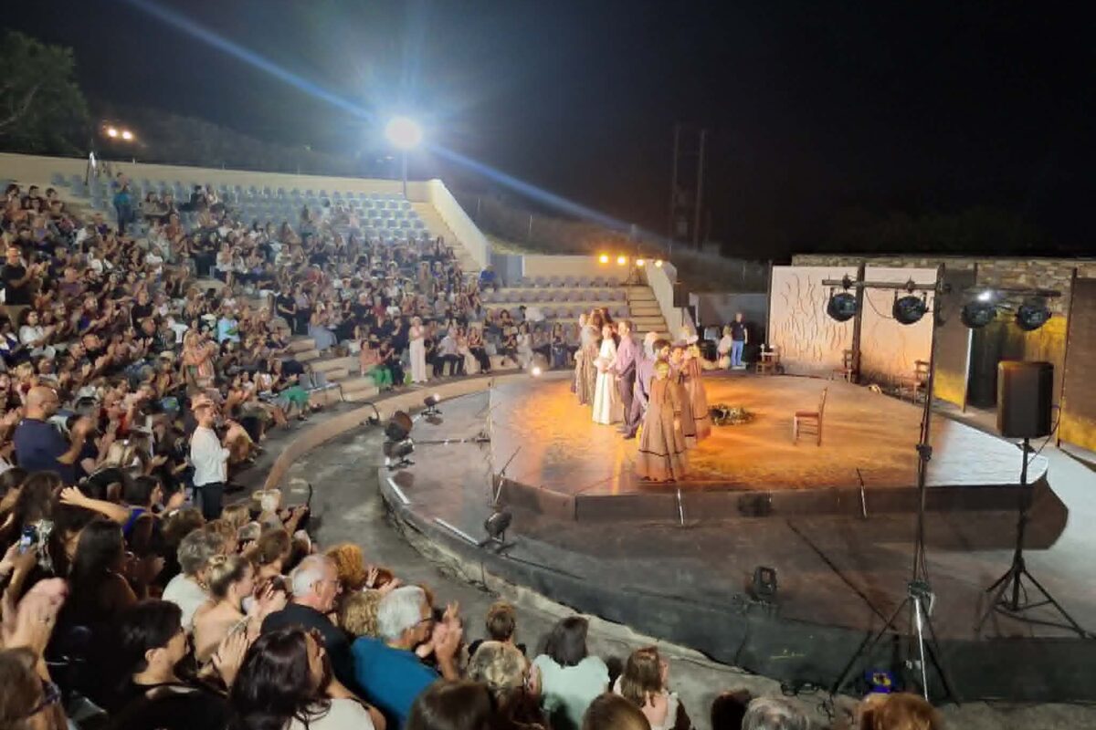 Ενθουσίασε «Ο ματωμένος γάμος» από το Θεσσαλικό σε σκηνοθεσία Κ. Τσιάνου στον Τύρναβο