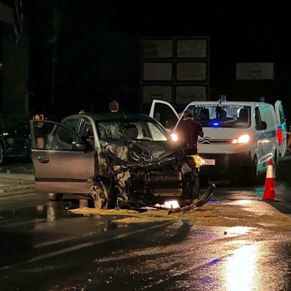 Τροχαίο με μία τραυματία στη Λάρισα τη νύχτα
