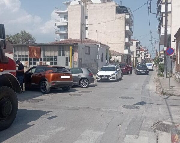 Μητέρα και η κόρη της τραυματίστηκαν σε τροχαίο στον Τύρναβο