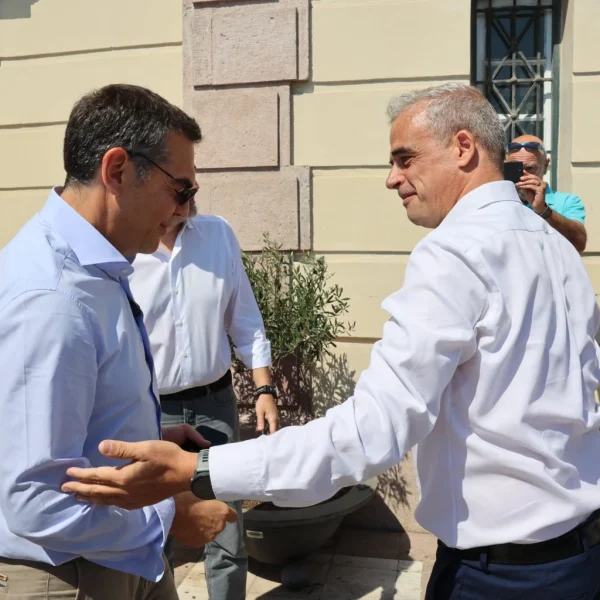 Τσίπρας: «Εθνικό ζήτημα και πατριωτική μας ευθύνη να κρατήσουμε ζωντανή την πρωτογενή παραγωγή» – Σειρά συναντήσεων κατά την επίσκεψή του στη Λέσβο