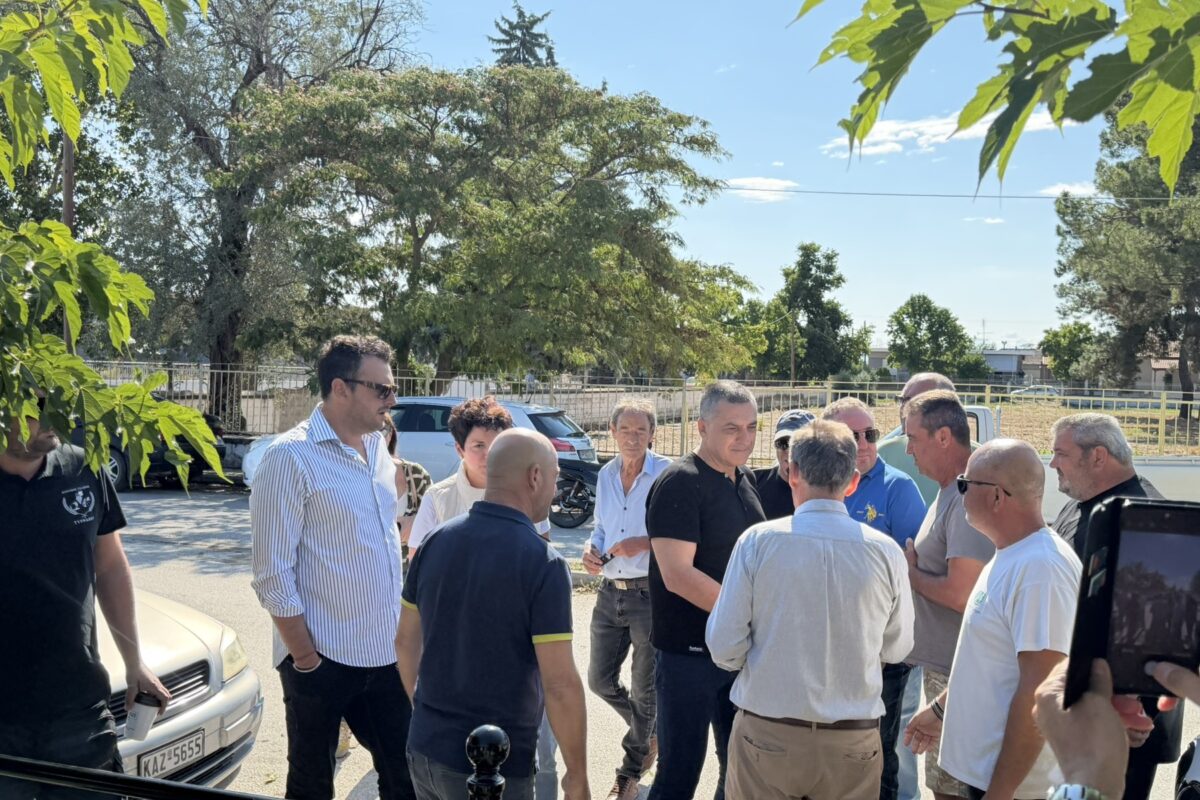 Αγωνία και προβληματισμός στη σύσκεψη μετά την ανυπολόγιστη καταστροφή της χθεσινής χαλαζόπτωσης στο Δήμο Τυρνάβου