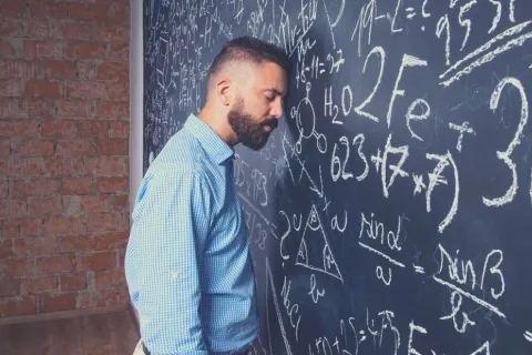 Η σχολική τάξη δεν είναι πια η ίδια: Όταν ο δάσκαλος κουράζεται όχι από τα παιδιά, αλλά από όλα τα υπόλοιπα